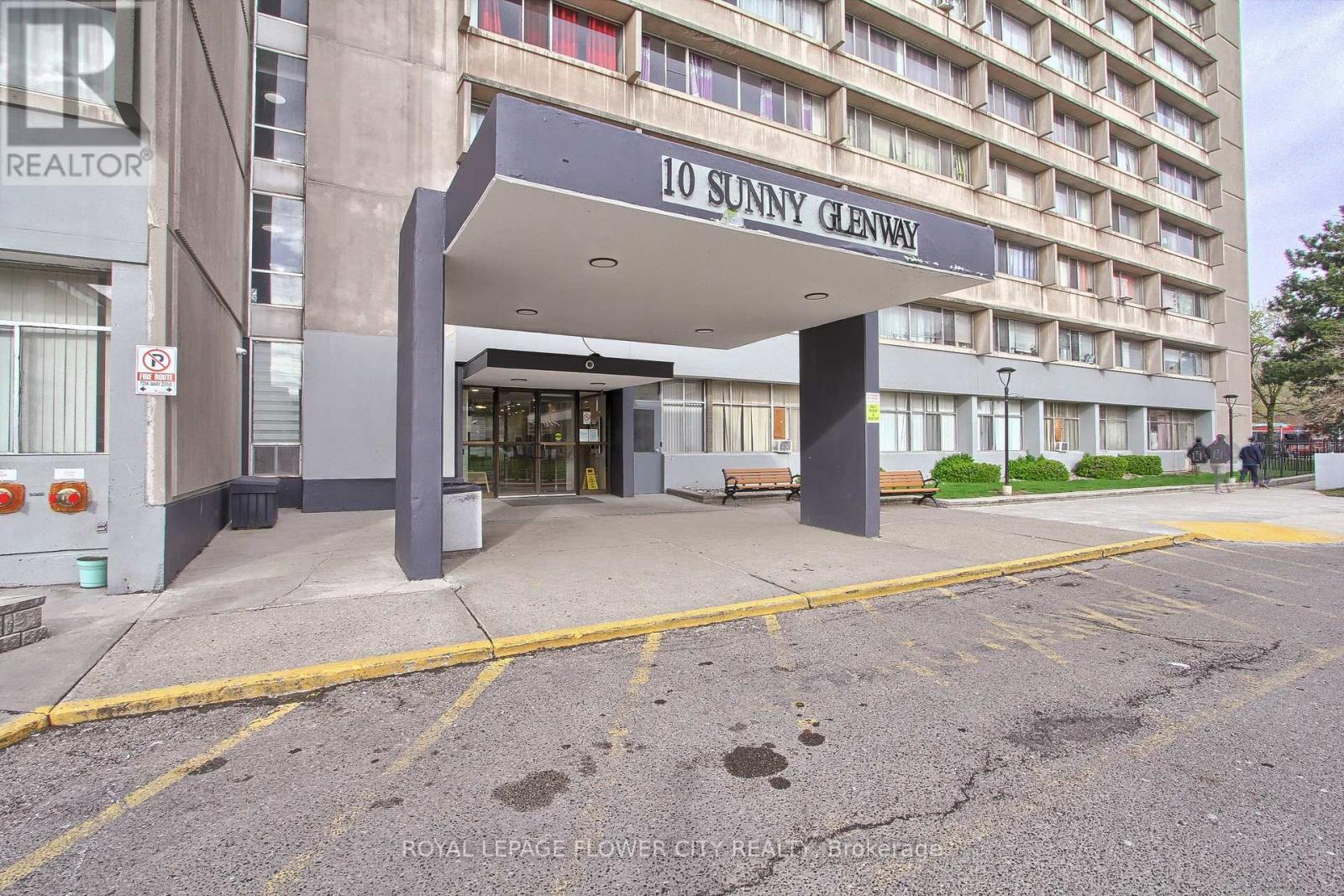 909 - 10 Sunny Glen Way, Toronto, Ontario  M3C 2Z3 - Photo 4 - C13128360