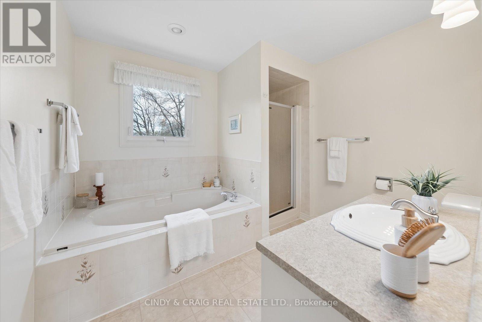 17 Mullholland Court, Clarington, Ontario  L1E 1T9 - Photo 12 - E13127994
