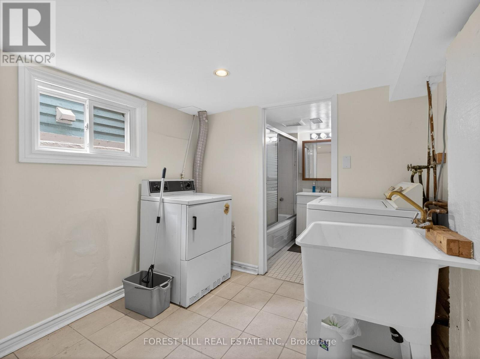 351 Woodfield Road, Toronto, Ontario  M4L 2W9 - Photo 24 - E13128046