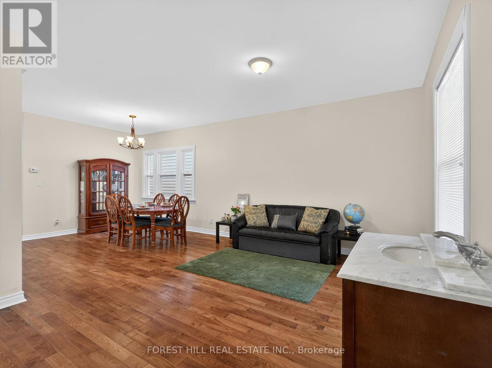 351 Woodfield Road, Toronto, Ontario  M4L 2W9 - Photo 3 - E13128046