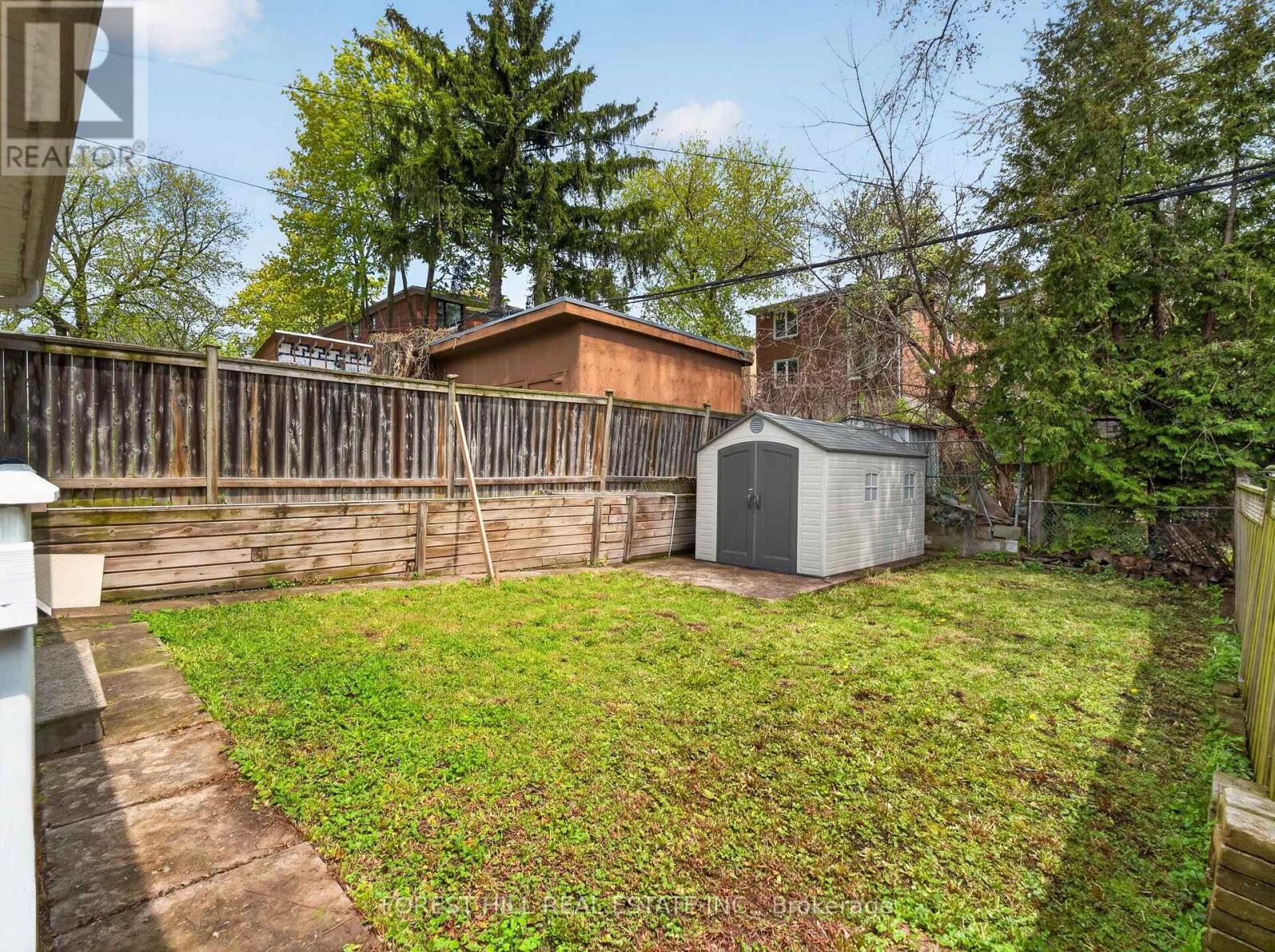 351 Woodfield Road, Toronto, Ontario  M4L 2W9 - Photo 33 - E13128046
