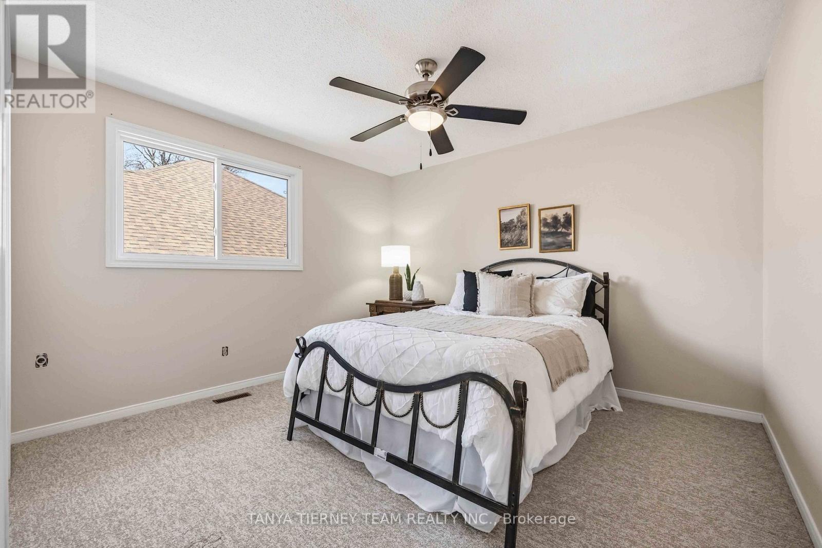 24 Fernway Crescent, Whitby, Ontario  L1N 7G7 - Photo 32 - E13128058