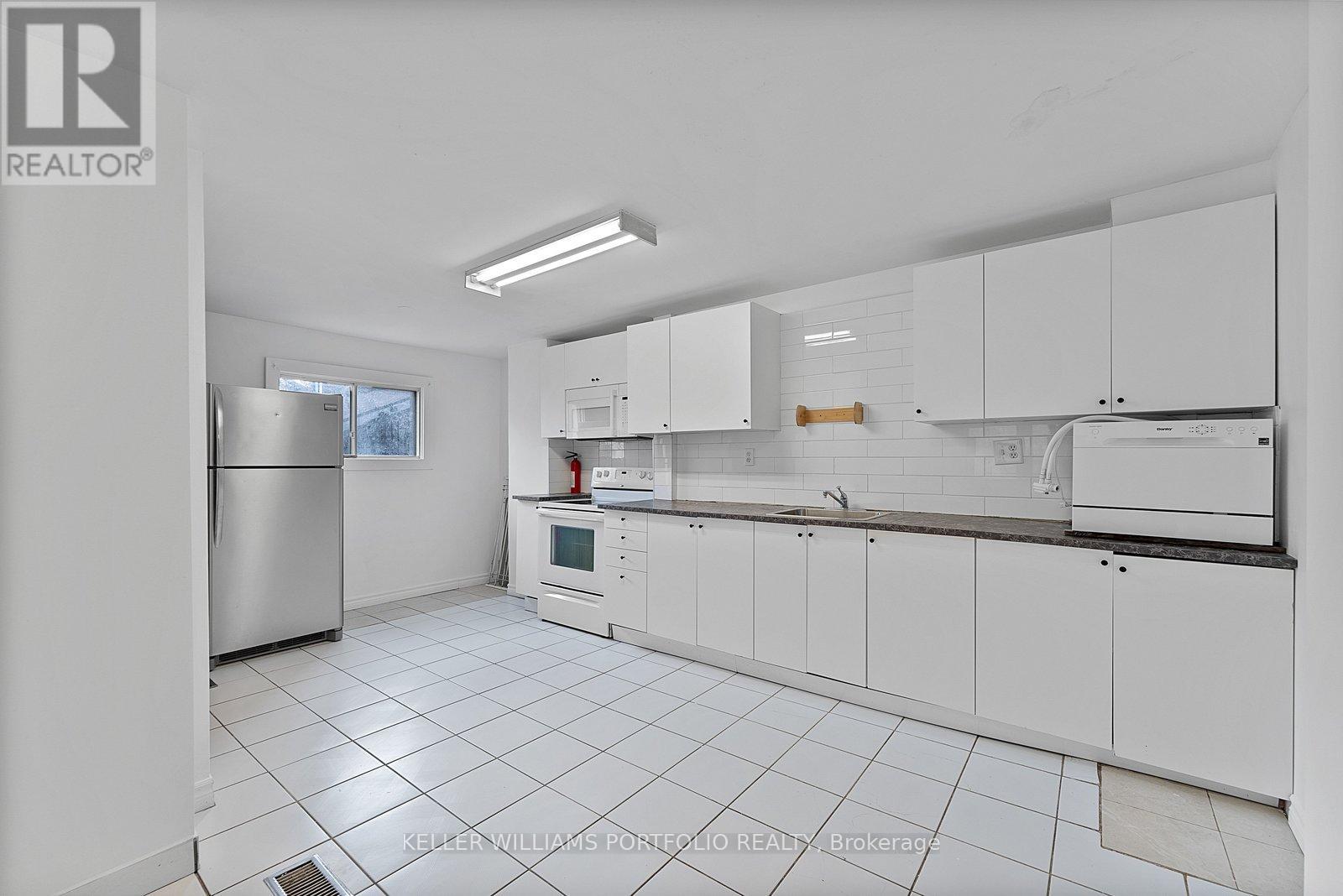 570 Jones Avenue, Toronto, Ontario M4J 3H1 - Photo 15 - E13128156
