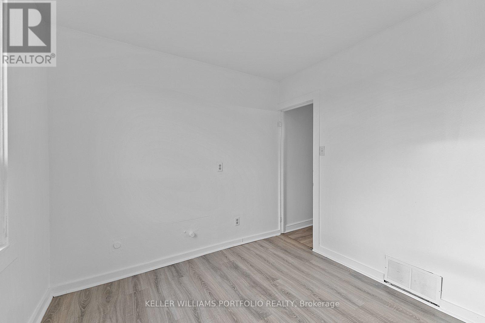 570 Jones Avenue, Toronto, Ontario M4J 3H1 - Photo 28 - E13128156