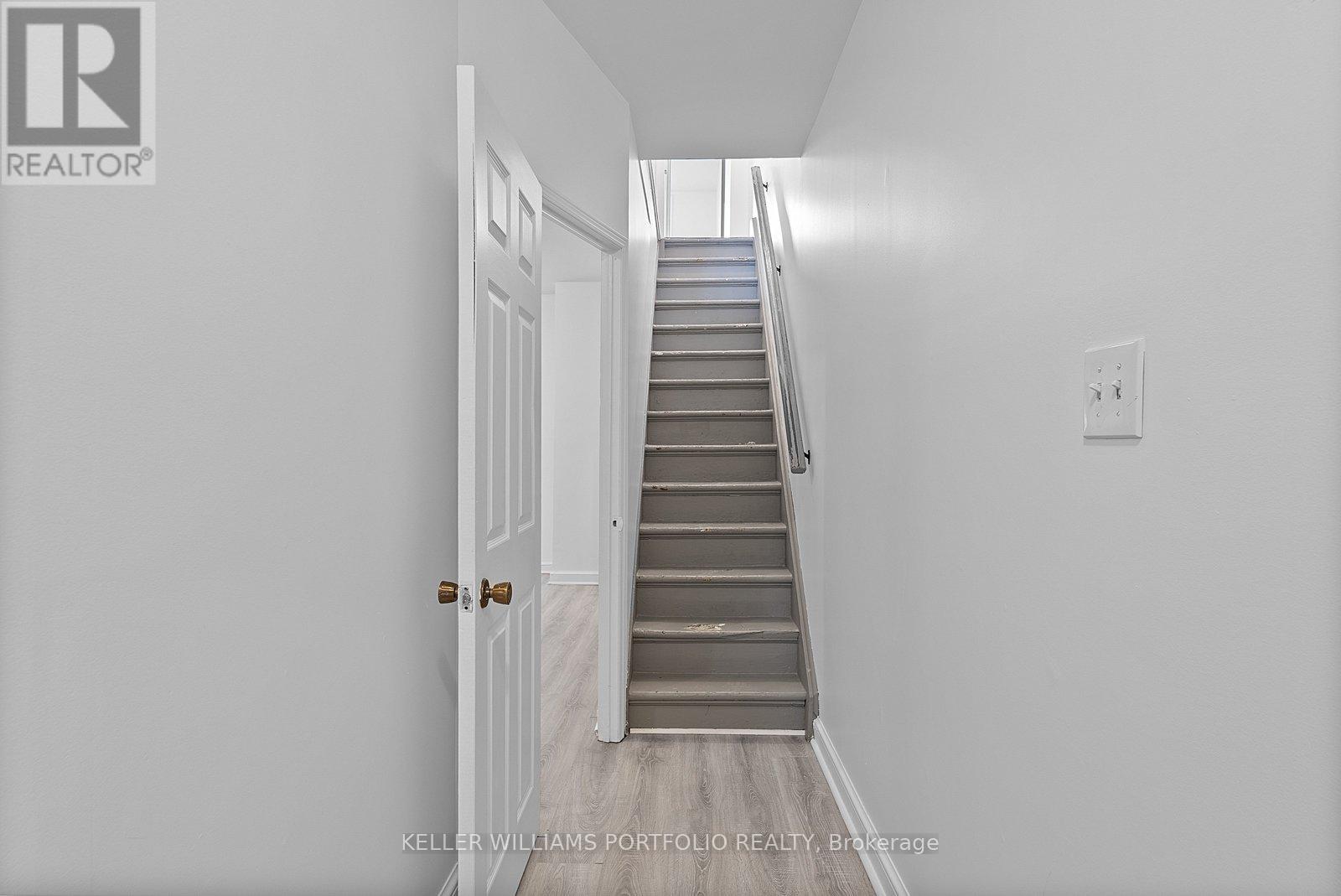 570 Jones Avenue, Toronto, Ontario M4J 3H1 - Photo 7 - E13128156