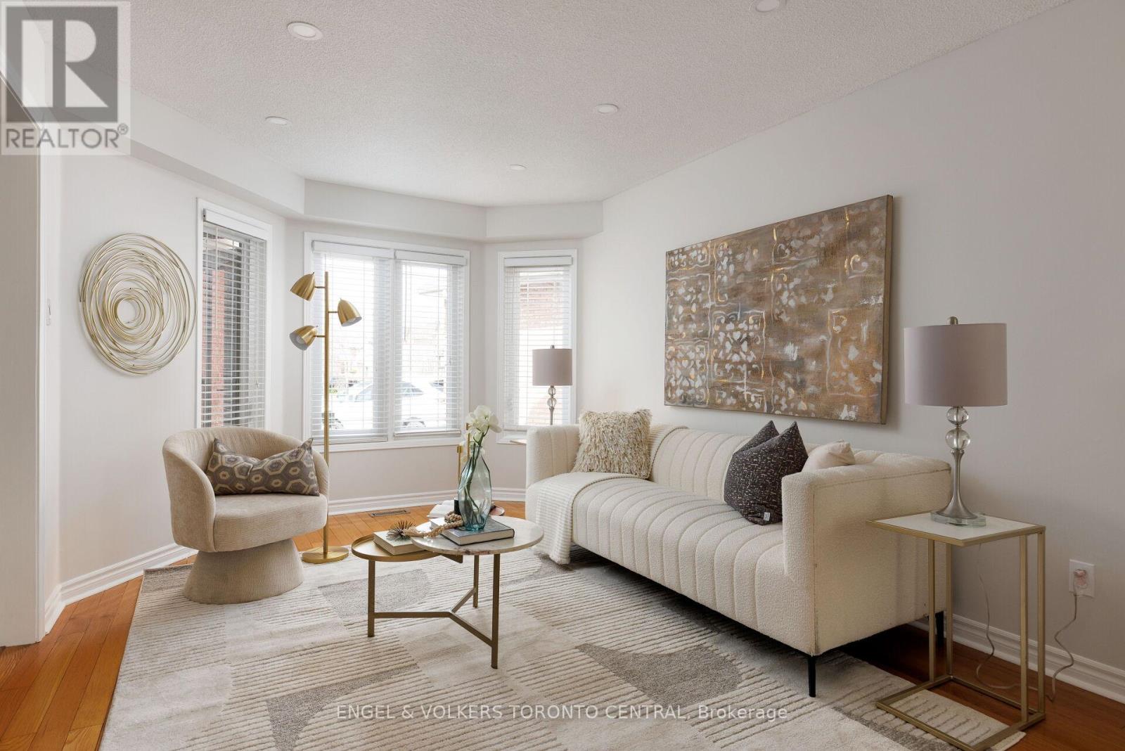 1539 Nipissing Court, Pickering, Ontario  L1V 6T8 - Photo 4 - E13128192