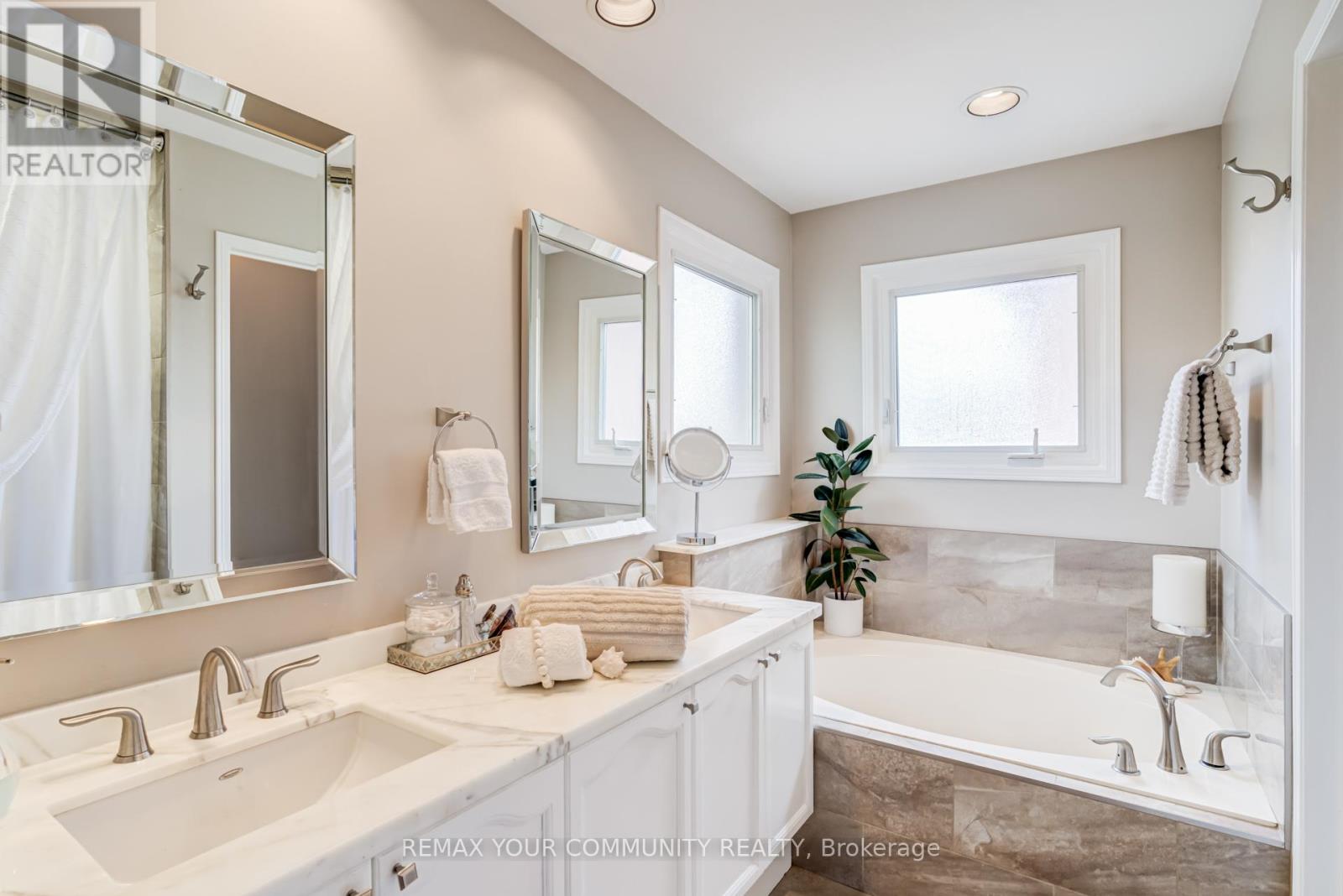 100 Secord Street, Pickering, Ontario  L1V 6V6 - Photo 20 - E13128214