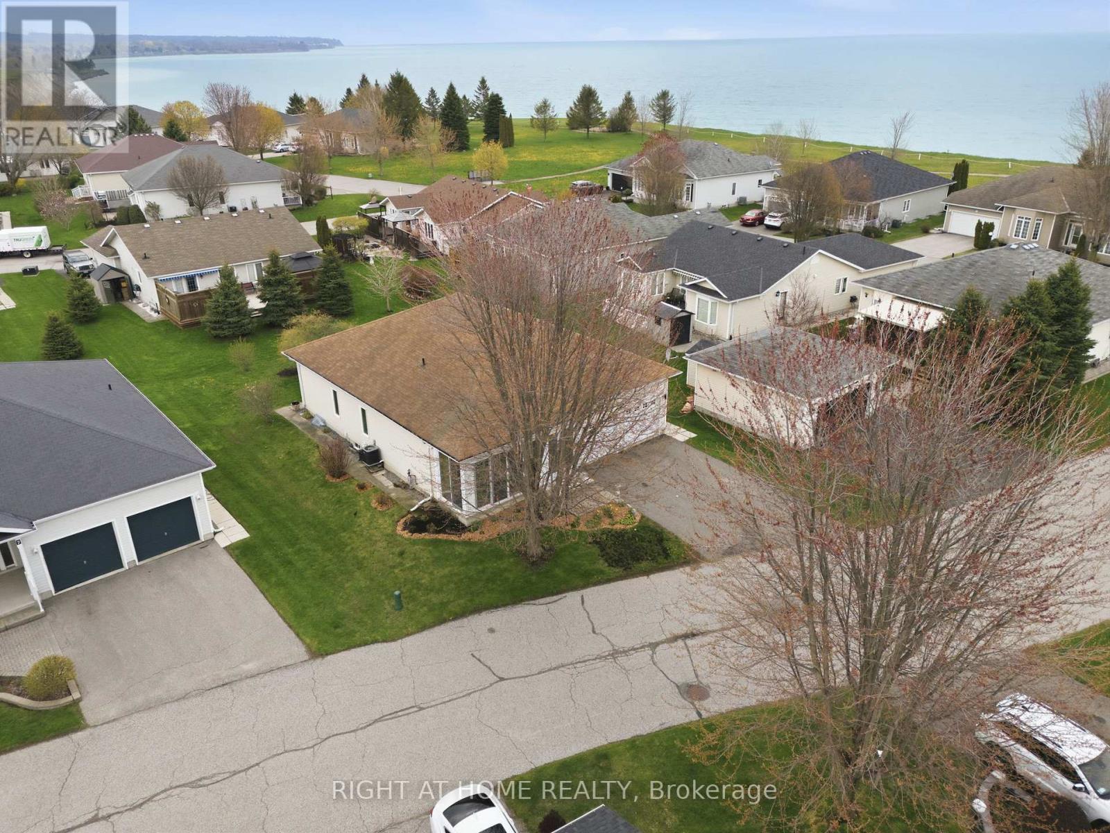 5 Park Place Lane, Clarington, Ontario  L1B 0B2 - Photo 2 - E13128246