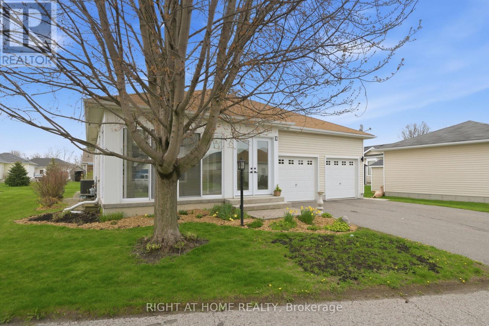 5 Park Place Lane, Clarington, Ontario  L1B 0B2 - Photo 6 - E13128246