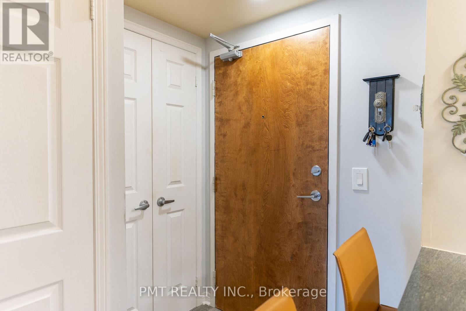 111 - 60 Fairfax Crescent, Toronto, Ontario  M1L 0E1 - Photo 2 - E13128320