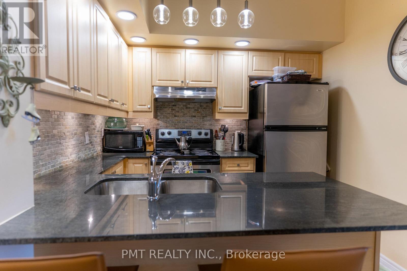 111 - 60 Fairfax Crescent, Toronto, Ontario  M1L 0E1 - Photo 4 - E13128320