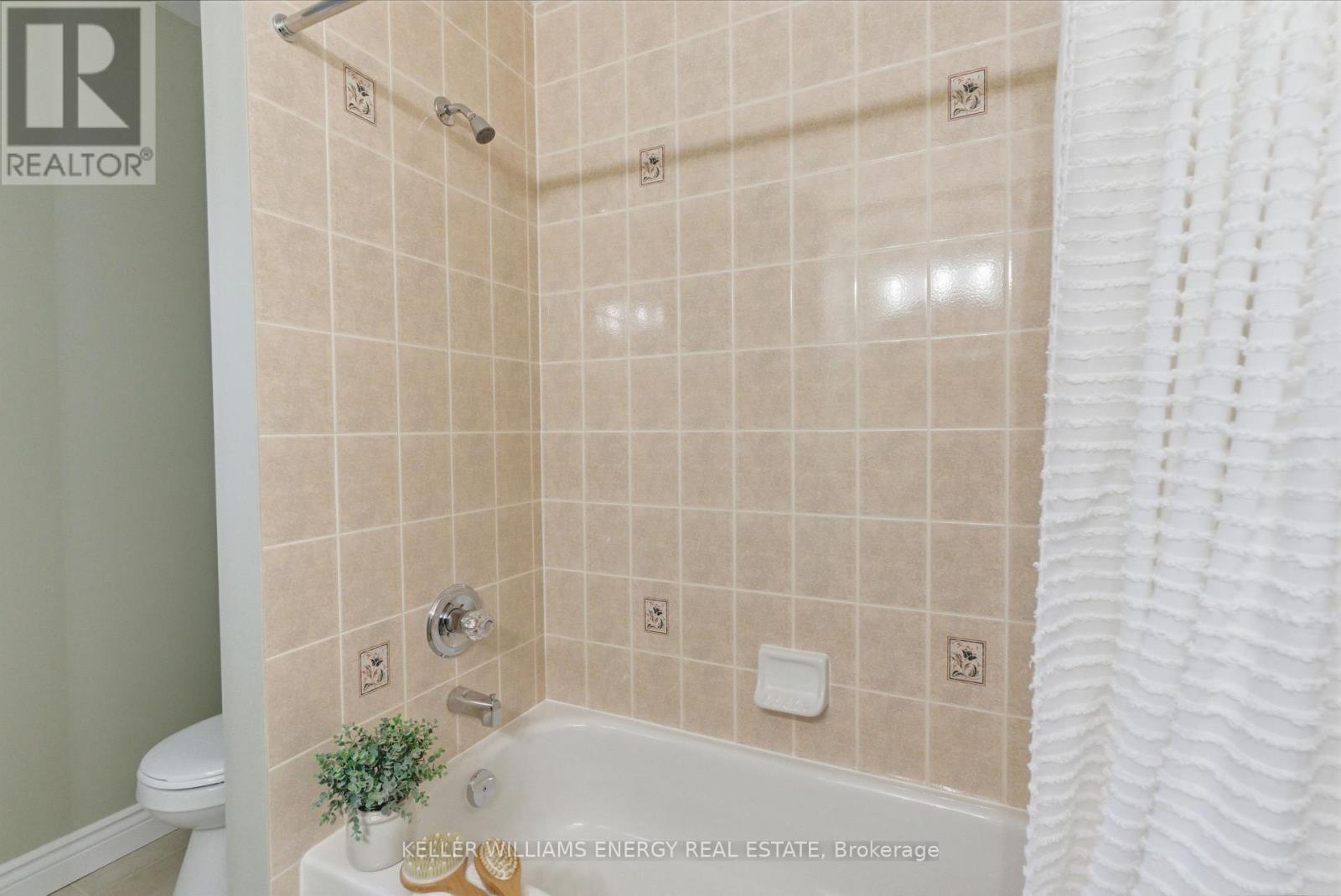 19 Shelter Bay Court, Whitby, Ontario  L1N 9P5 - Photo 30 - E13128056