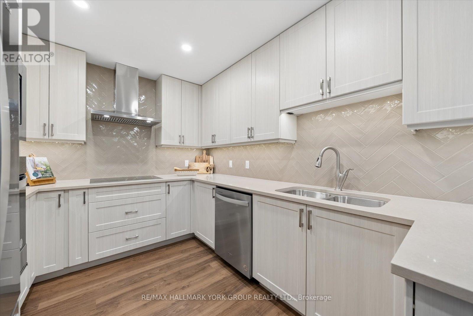 402 - 460 William Graham Drive, Aurora, Ontario  L4G 1X9 - Photo 8 - N13127960