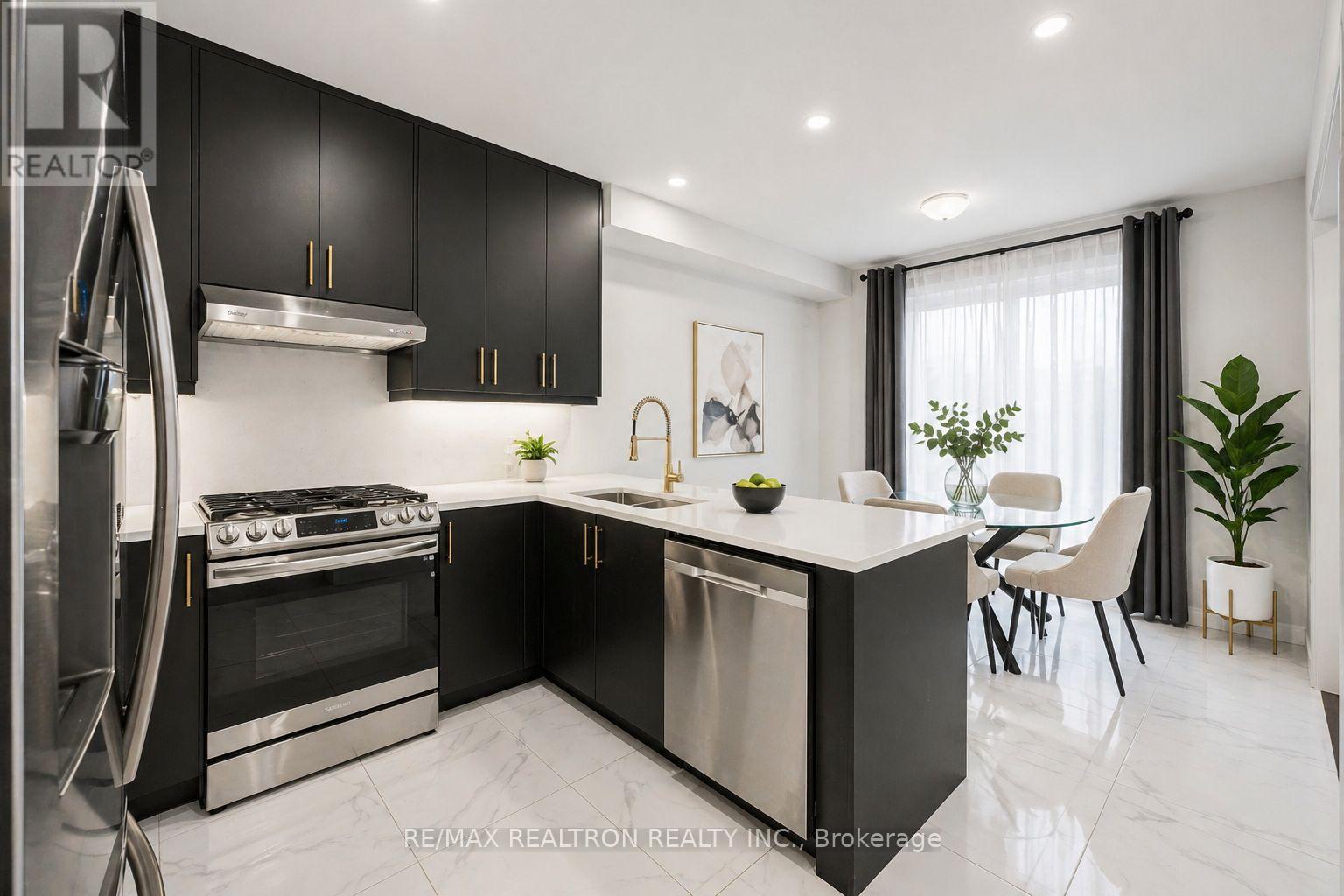 10 Neilly Terrace W, Bradford West Gwillimbury, Ontario  L3Z 4K9 - Photo 13 - N13128060