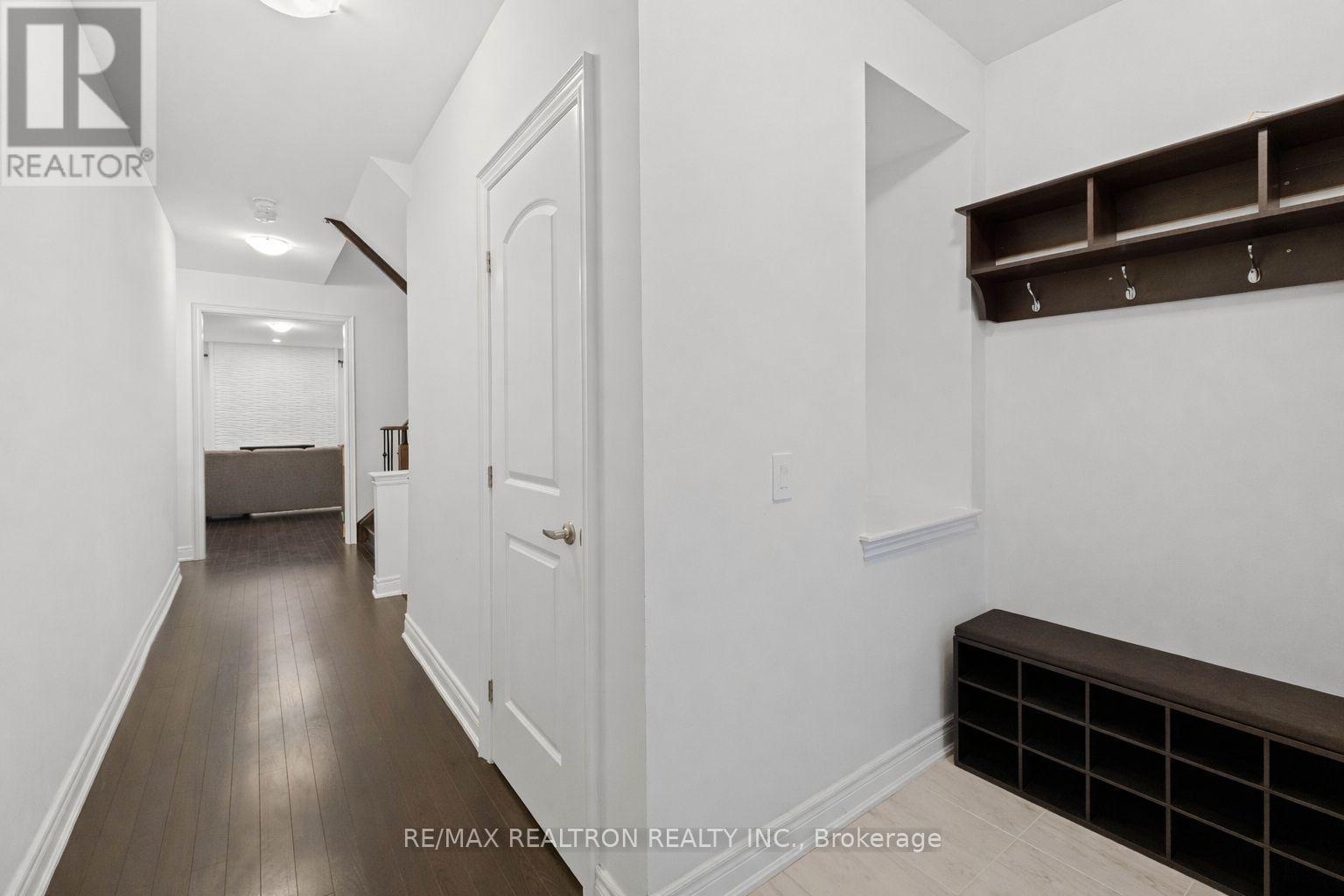 10 Neilly Terrace W, Bradford West Gwillimbury, Ontario  L3Z 4K9 - Photo 5 - N13128060