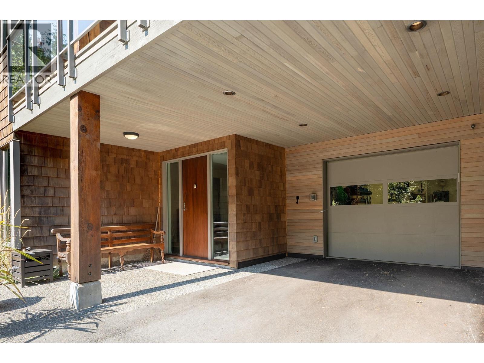 1754 Frances Walk, Bowen Island, British Columbia  V0N 1G2 - Photo 2 - R3107279