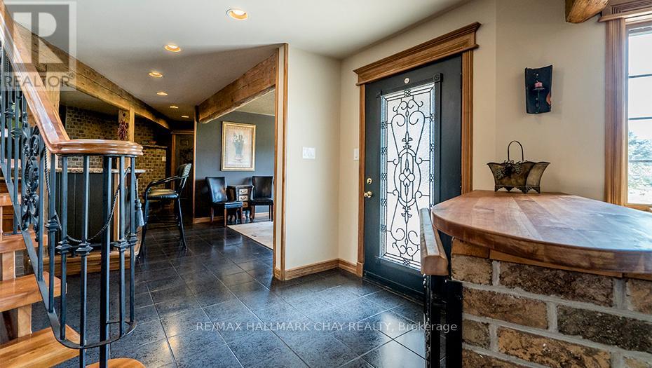 1084 Coughlin Road W, Springwater, Ontario  L9X 1B1 - Photo 6 - S13128168