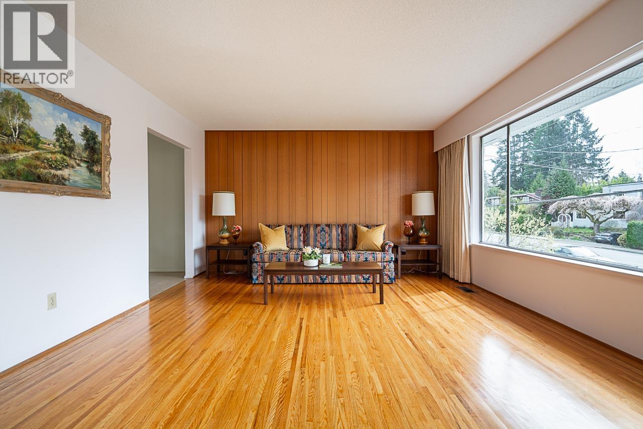 1634 Ross Road, North Vancouver, British Columbia  V7J 1V4 - Photo 7 - R3110908