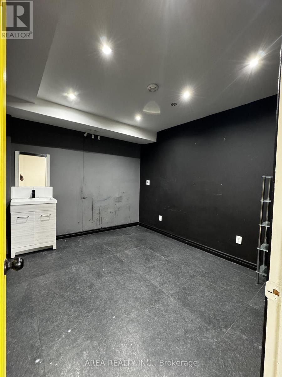 2 - 783 Lawrence Avenue W, Toronto, Ontario M6A 1C2 - Photo 10 - W13127990
