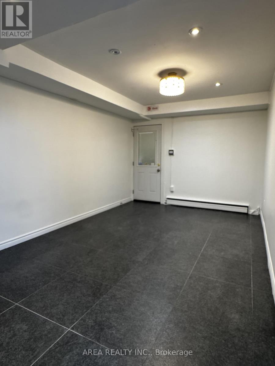 2 - 783 Lawrence Avenue W, Toronto, Ontario M6A 1C2 - Photo 3 - W13127990
