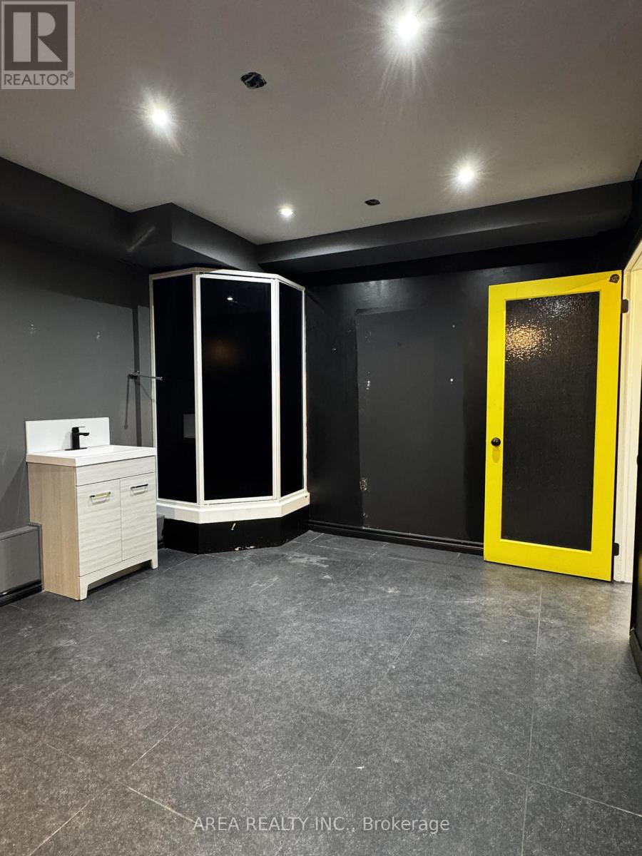2 - 783 Lawrence Avenue W, Toronto, Ontario M6A 1C2 - Photo 6 - W13127990