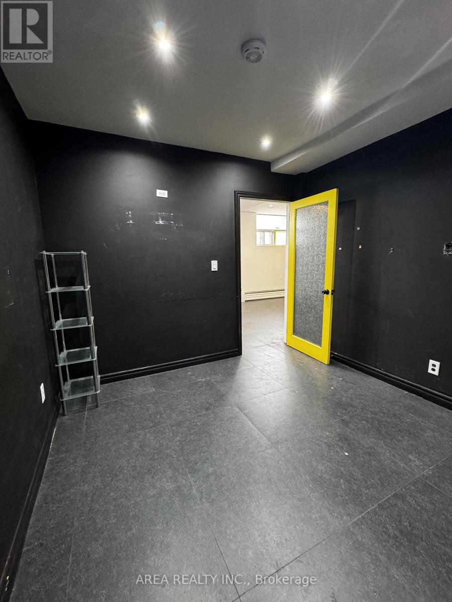 2 - 783 Lawrence Avenue W, Toronto, Ontario M6A 1C2 - Photo 9 - W13127990