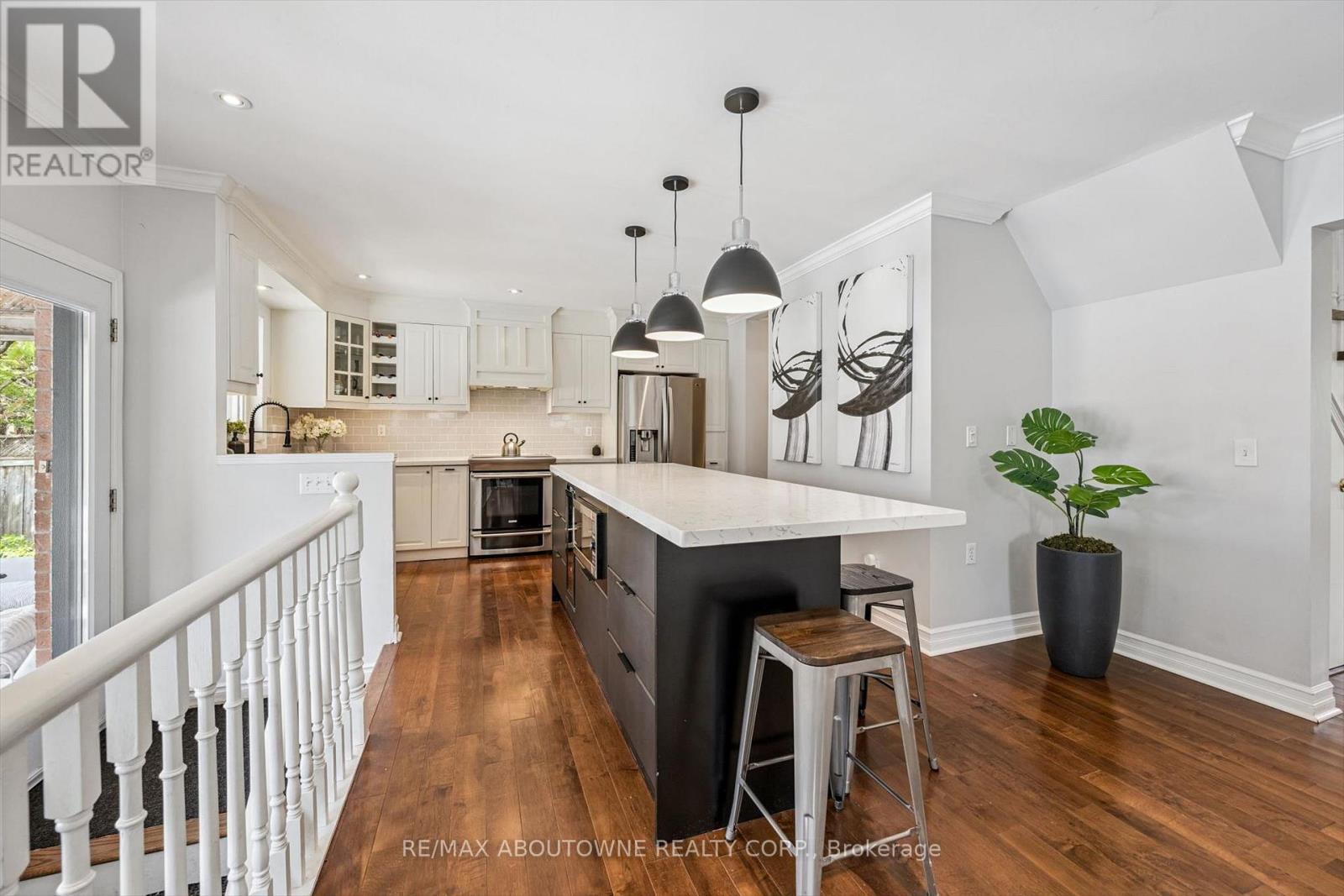 2500 Sixth Line, Oakville, Ontario  L6H 5Z8 - Photo 11 - W13128082
