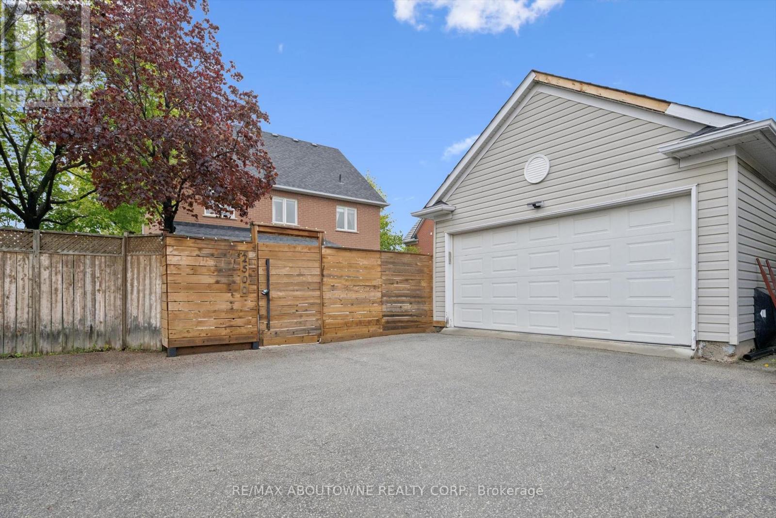 2500 Sixth Line, Oakville, Ontario  L6H 5Z8 - Photo 44 - W13128082