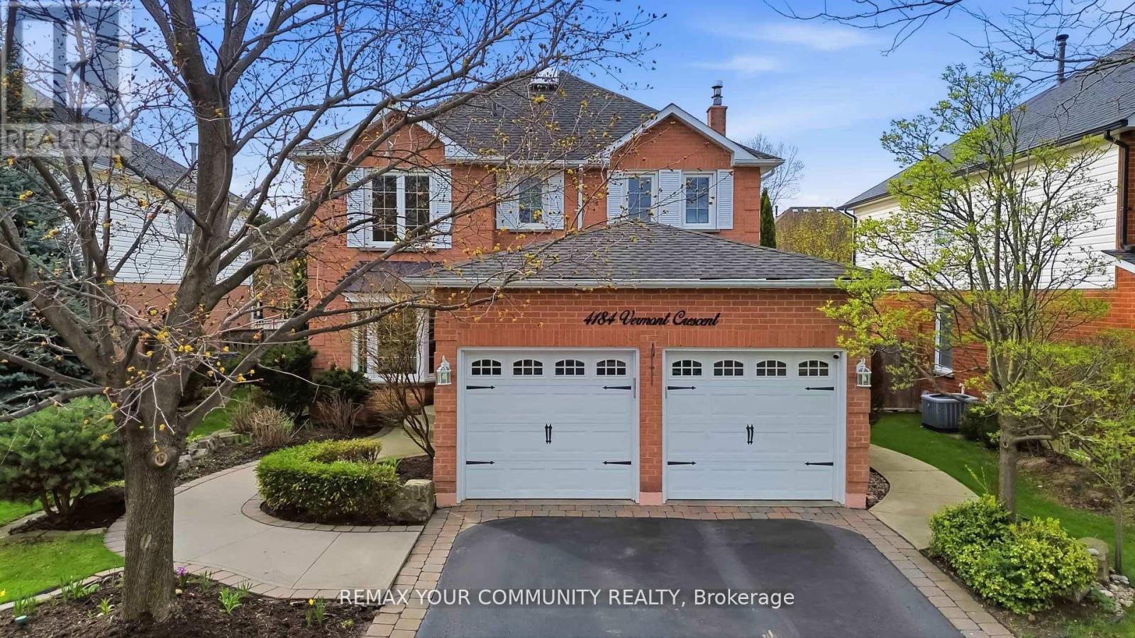 4184 Vermont Crescent, Burlington, Ontario  L7M 4A6 - Photo 2 - W13128324