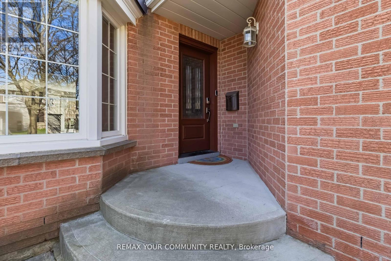 4184 Vermont Crescent, Burlington, Ontario  L7M 4A6 - Photo 3 - W13128324