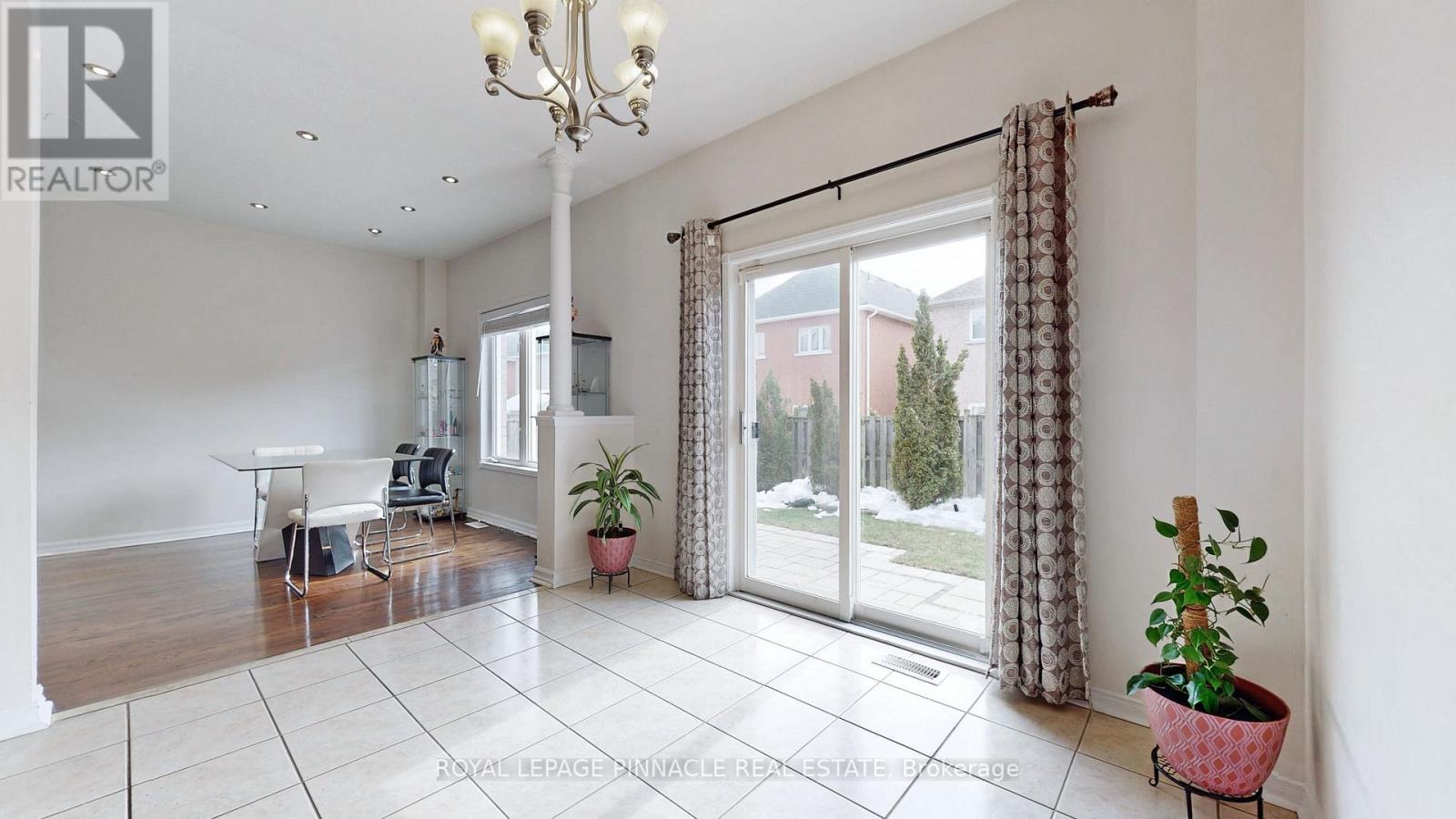 7254 Dime Crescent, Mississauga, Ontario  L5W 1K5 - Photo 15 - W13128354