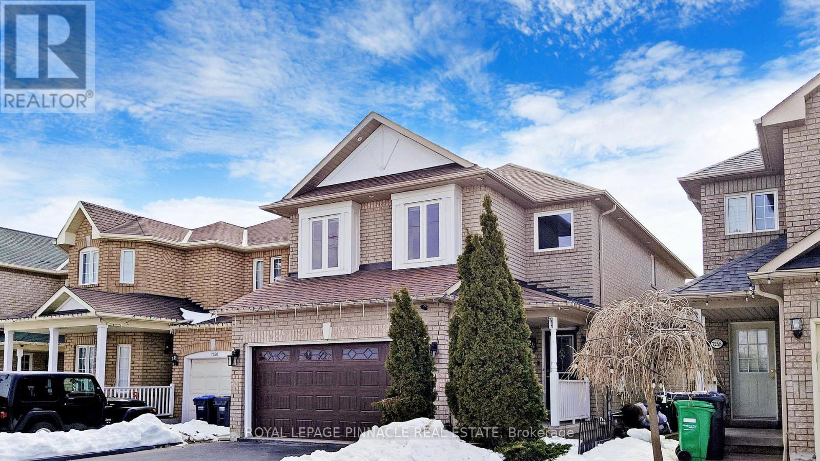7254 Dime Crescent, Mississauga, Ontario  L5W 1K5 - Photo 3 - W13128354