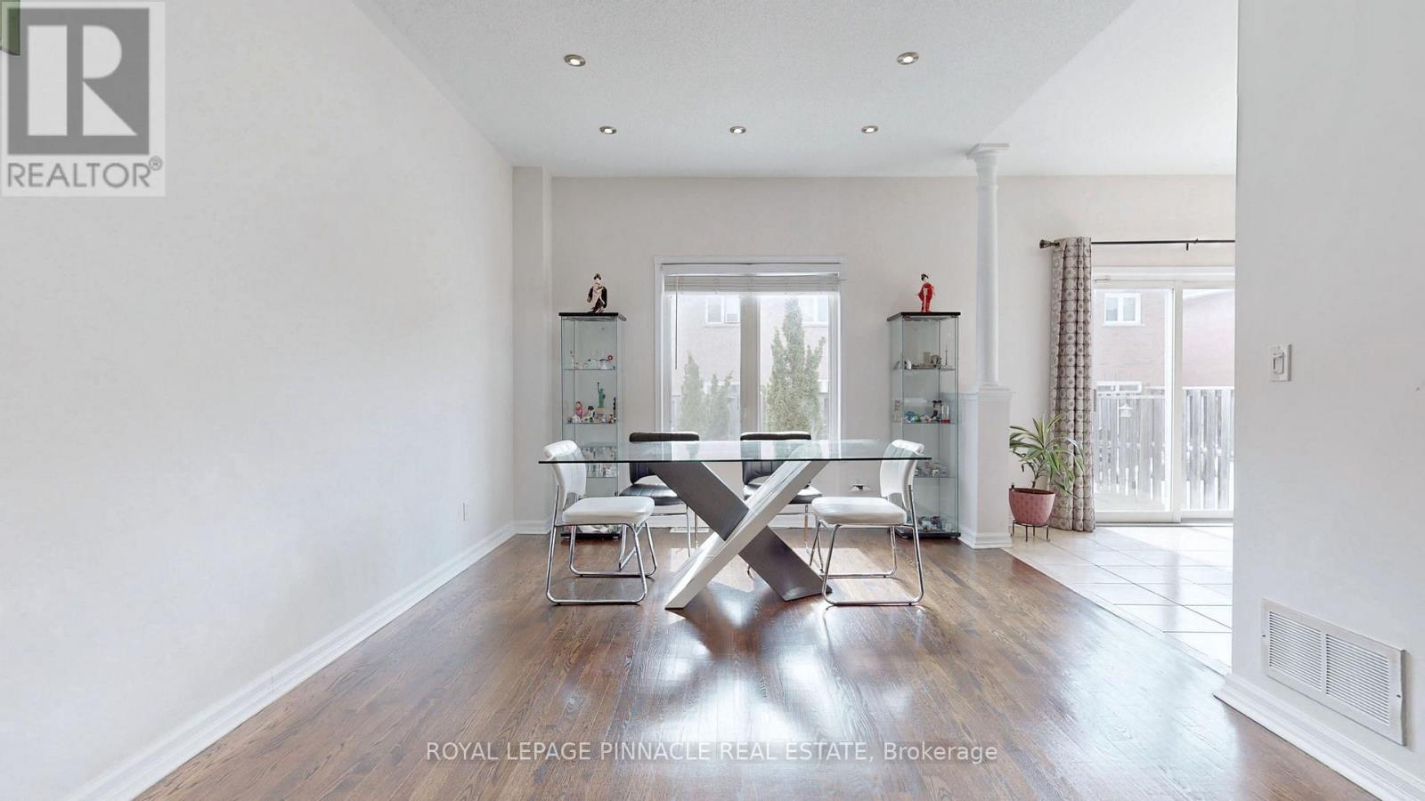 7254 Dime Crescent, Mississauga, Ontario  L5W 1K5 - Photo 9 - W13128354