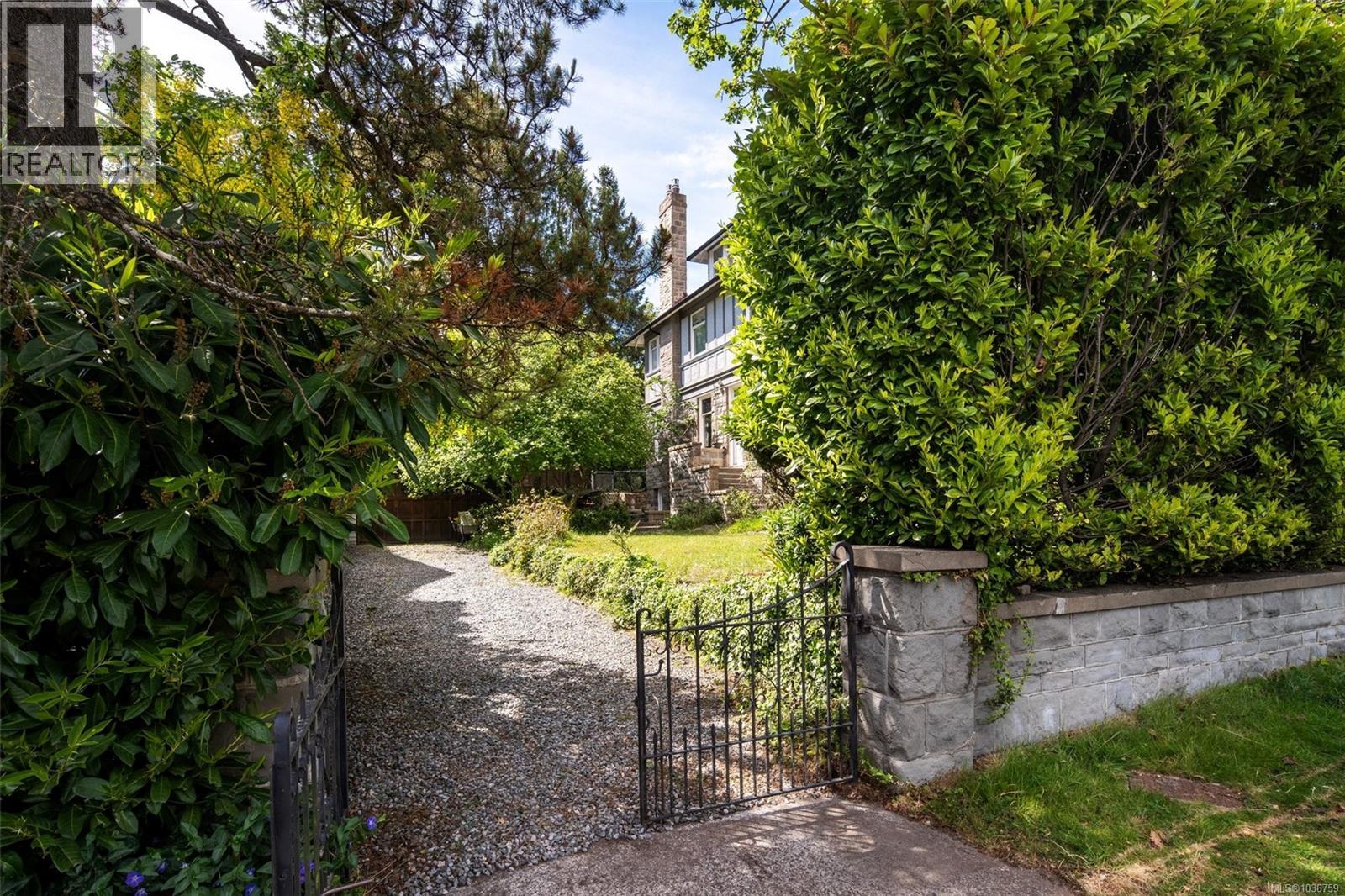 1566 Hampshire Rd, Oak Bay, British Columbia  V8R 5T5 - Photo 69 - 1036759