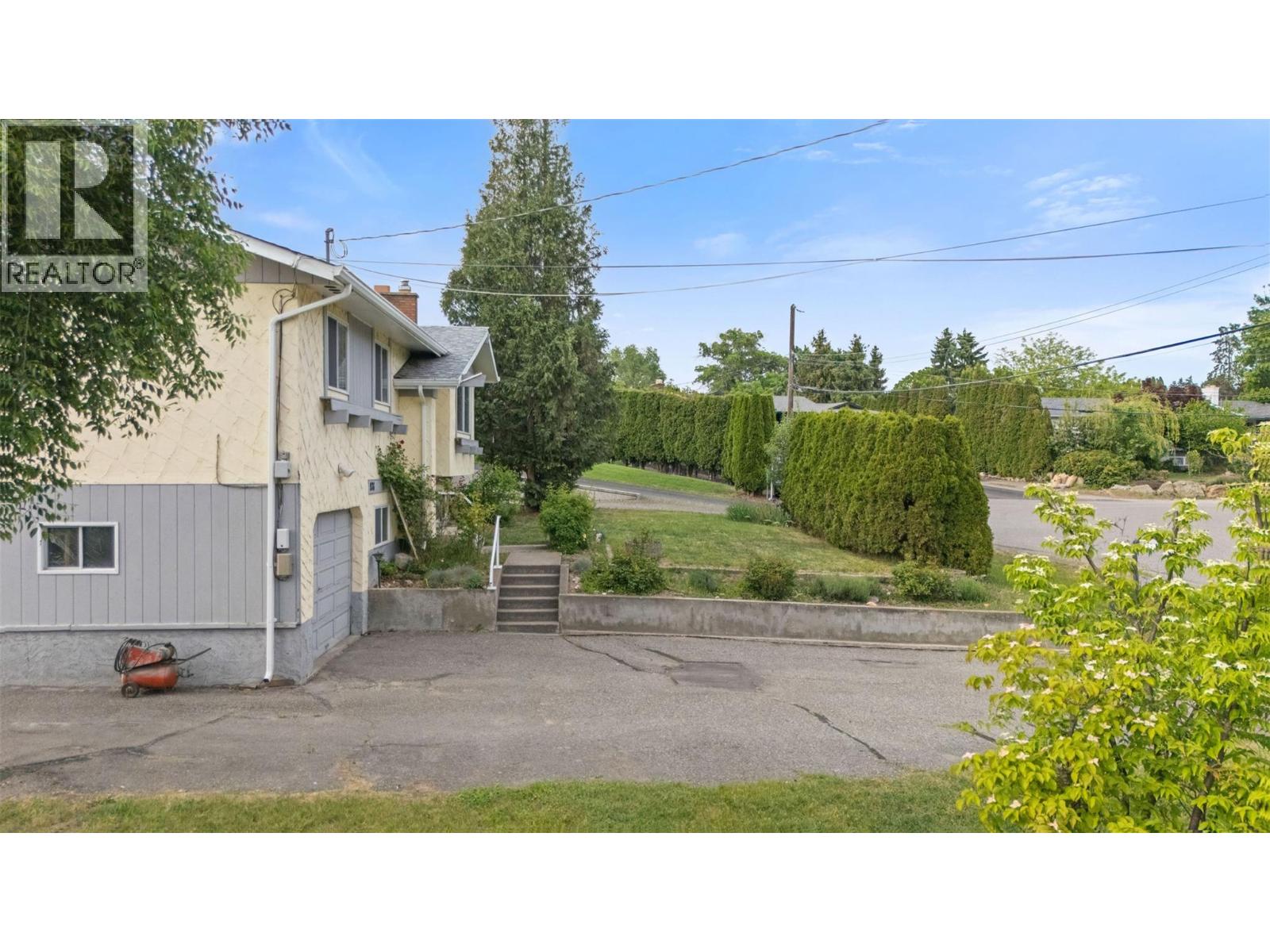 936 MCCARTNEY Road West Kelowna Photo 11 936 MCCARTNEY Road West Kelowna Photo 11