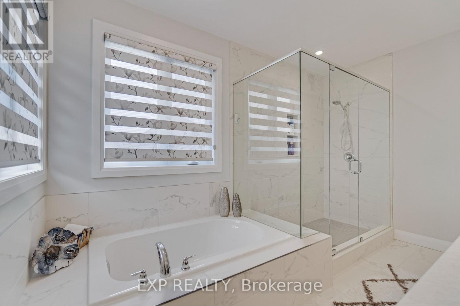 5 - 923 Stonecliffe Walk, Kitchener, Ontario  N2P 0K5 - Photo 30 - X13128122