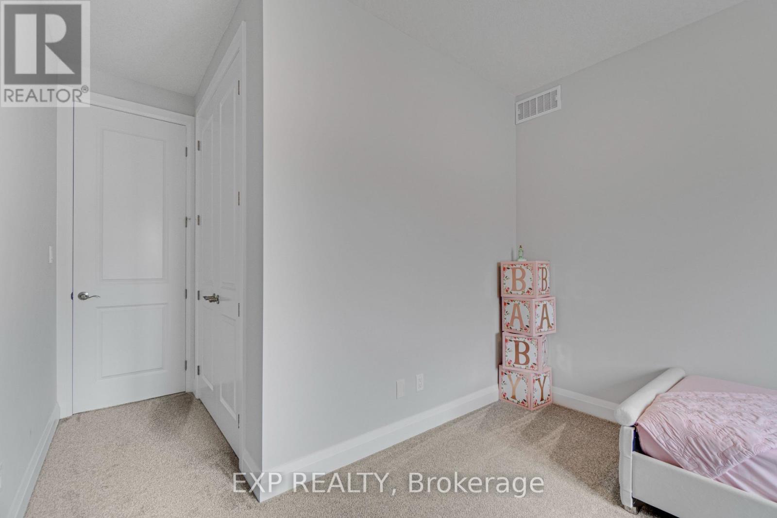 5 - 923 Stonecliffe Walk, Kitchener, Ontario  N2P 0K5 - Photo 32 - X13128122