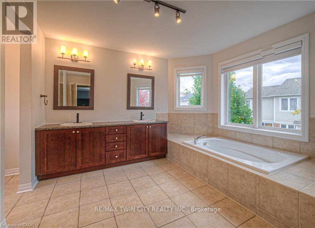 47 Dellgrove Circle, Cambridge, Ontario  N1T 2J9 - Photo 35 - X13128322