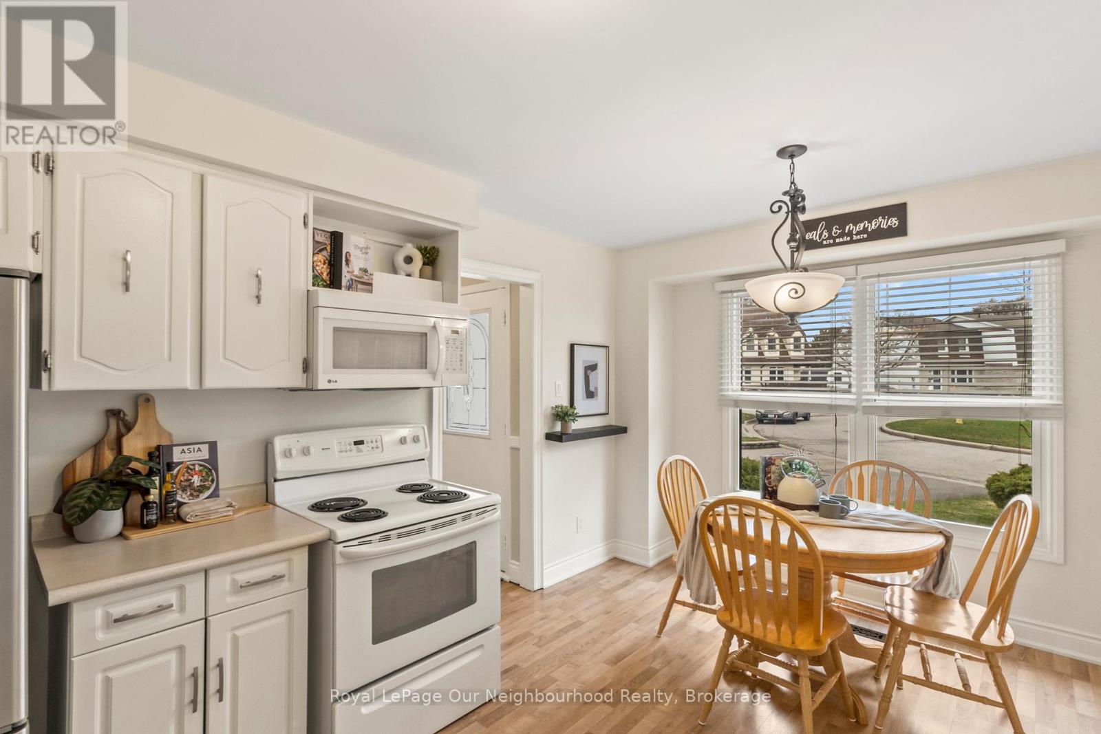 1261 Ludlow Court, Oshawa, Ontario  L1G 7K5 - Photo 11 - E13128496