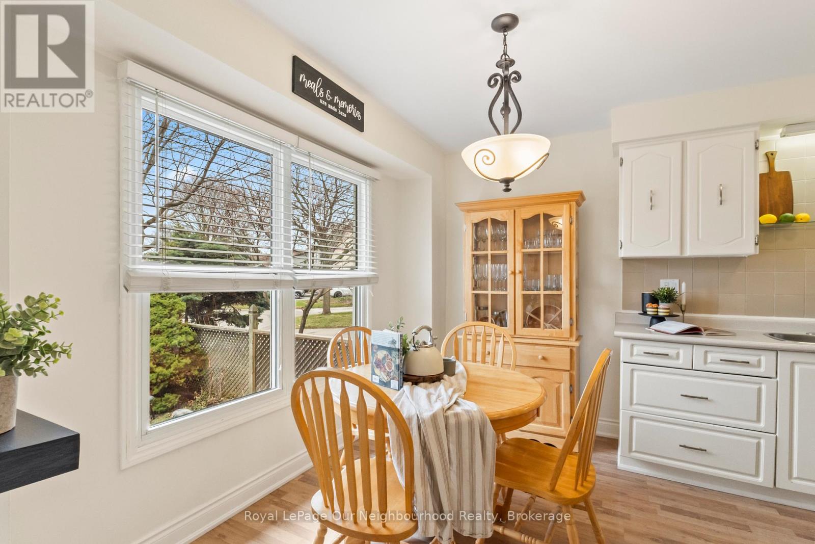 1261 Ludlow Court, Oshawa, Ontario  L1G 7K5 - Photo 5 - E13128496