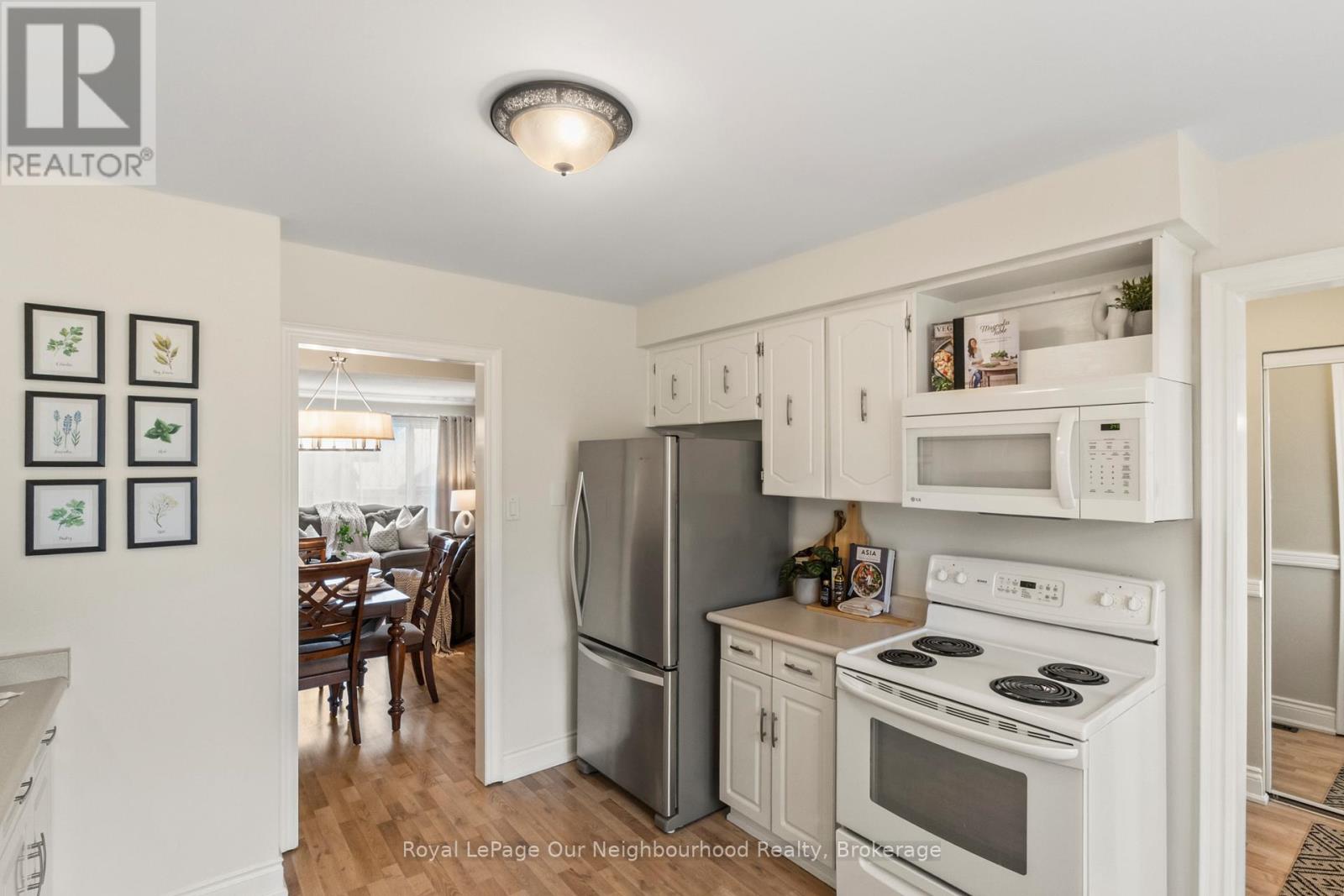 1261 Ludlow Court, Oshawa, Ontario  L1G 7K5 - Photo 7 - E13128496