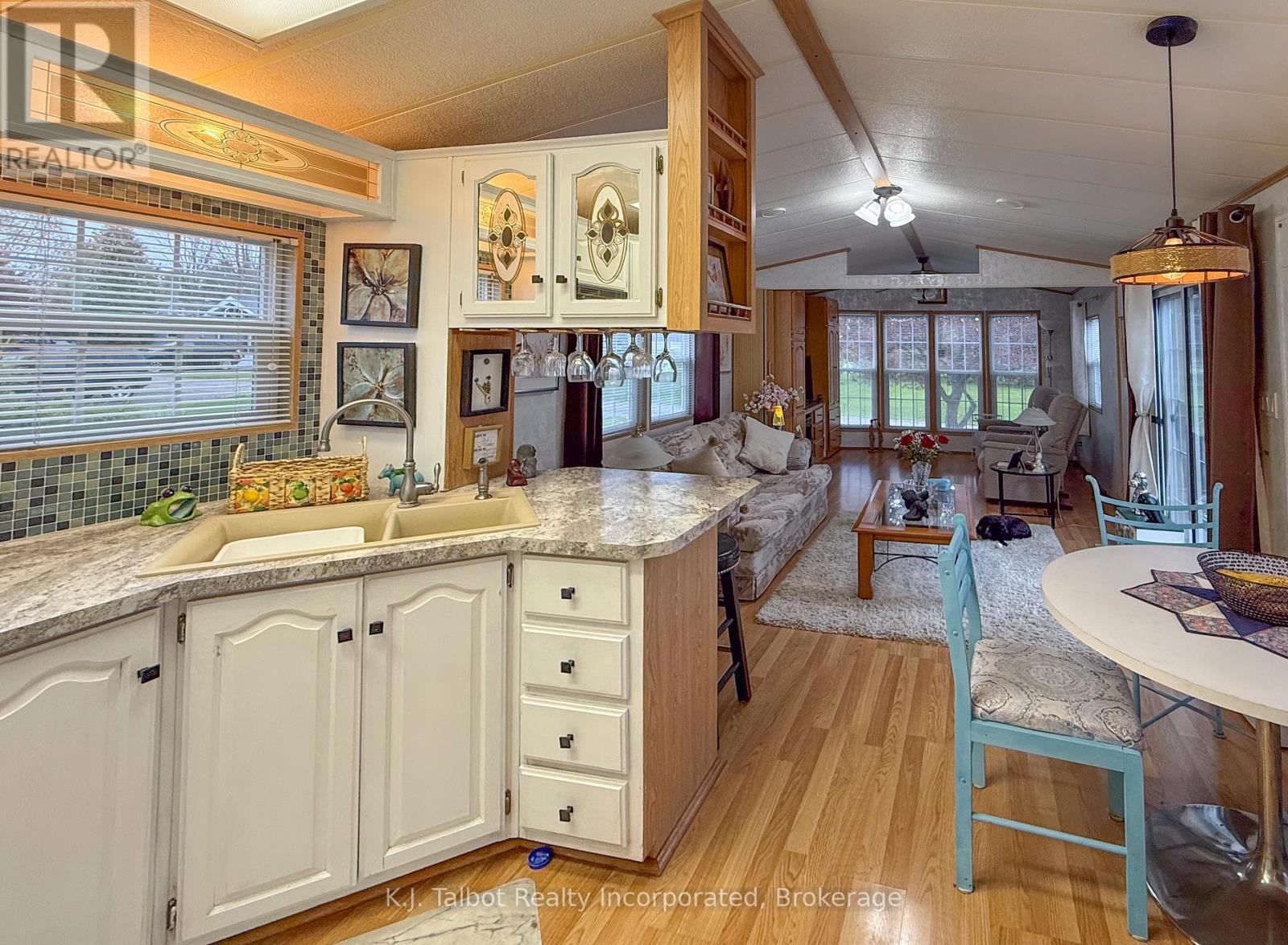 Unit #45 Portside Drive N - 77719 Bluewater Highway, Bluewater, Ontario  N0M 1G0 - Photo 2 - X13128546
