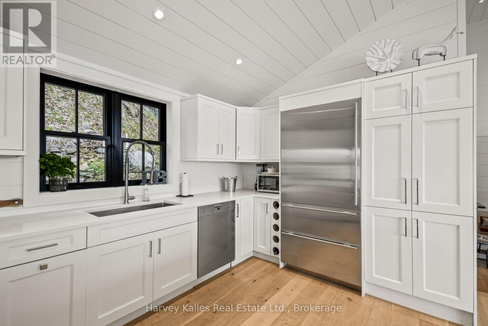 1377 Peninsula Road, Muskoka Lakes, Ontario  P0B 1J0 - Photo 10 - X13128560