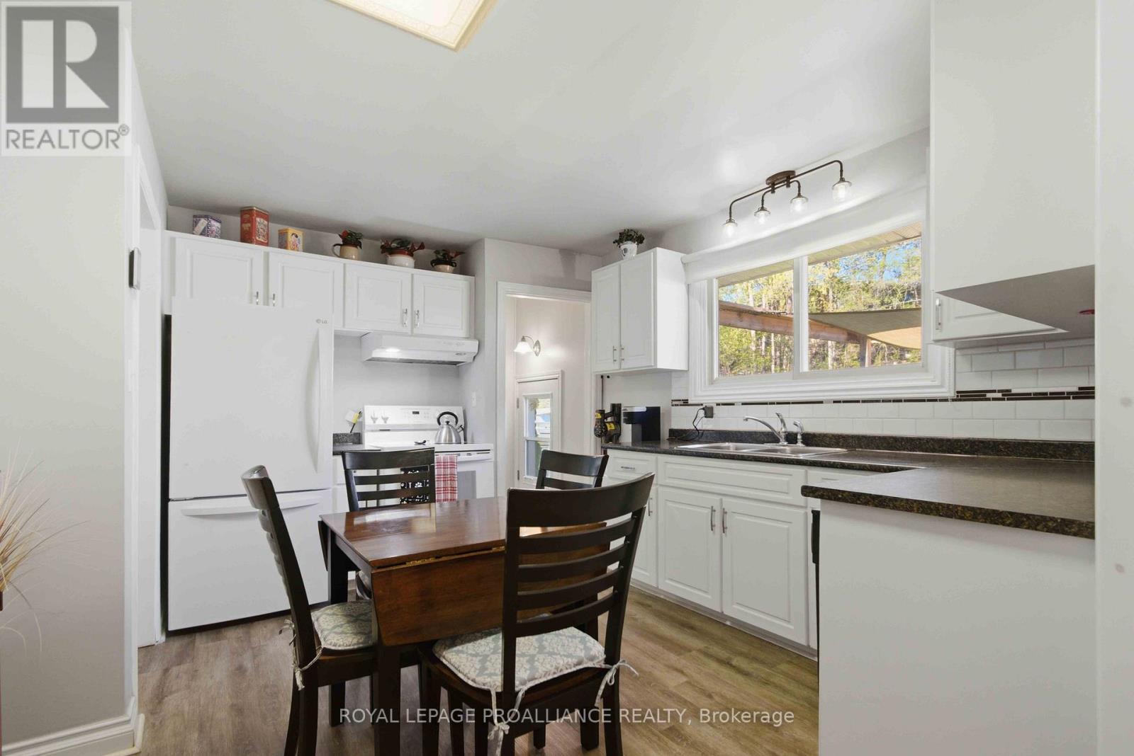 5 Parkside Drive, Quinte West, Ontario  K8V 5L6 - Photo 13 - X13128404
