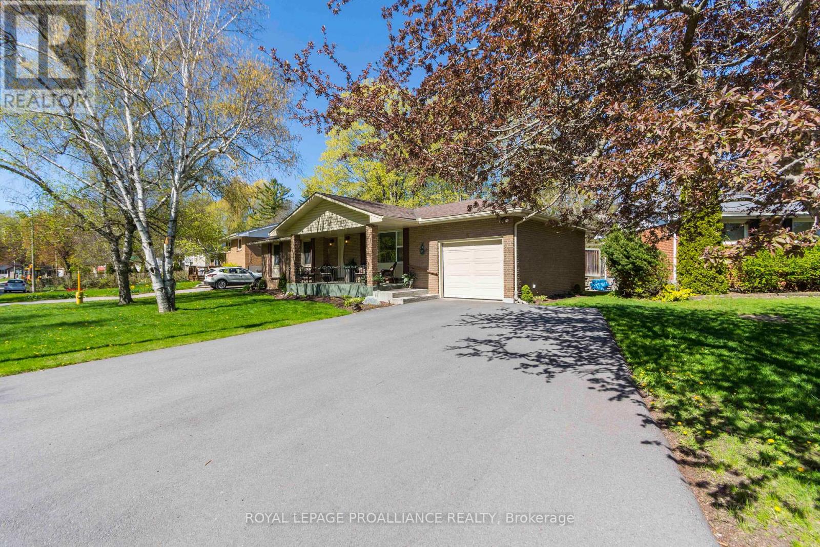 5 Parkside Drive, Quinte West, Ontario  K8V 5L6 - Photo 4 - X13128404