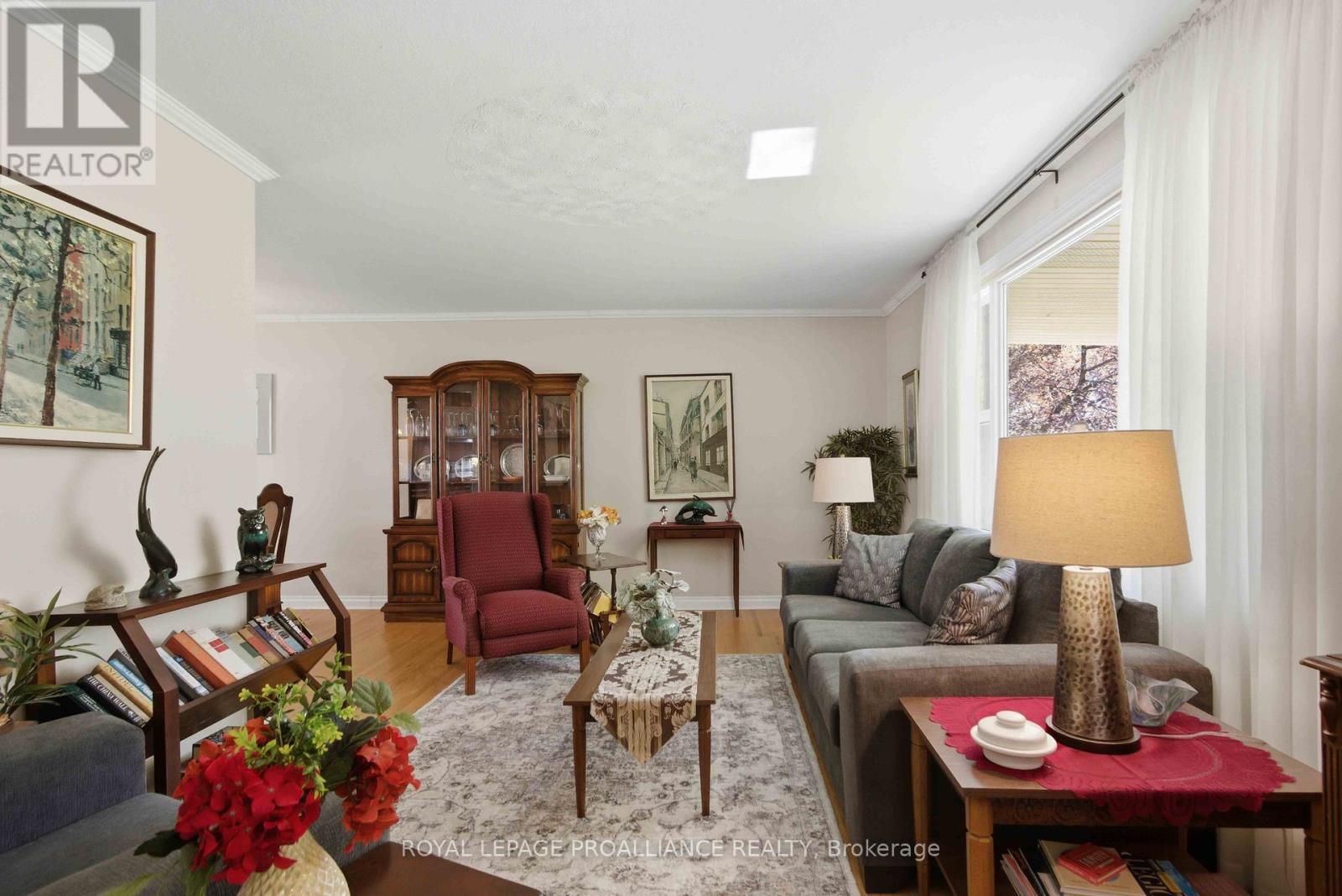 5 Parkside Drive, Quinte West, Ontario  K8V 5L6 - Photo 8 - X13128404