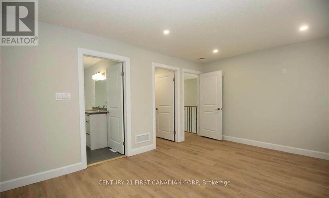 # Upper - 2269 Southport Crescent, London South, Ontario  N6M 0H9 - Photo 11 - X13128556