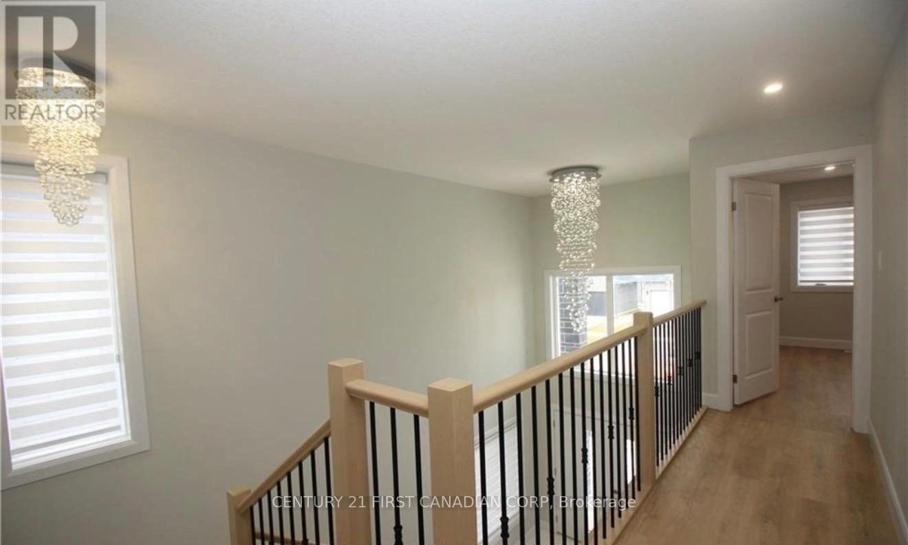 # Upper - 2269 Southport Crescent, London South, Ontario  N6M 0H9 - Photo 8 - X13128556
