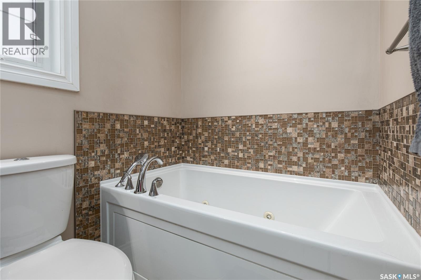 B4 33 Wood Lily Drive, Moose Jaw, Saskatchewan  S6J 1E6 - Photo 32 - SK035996