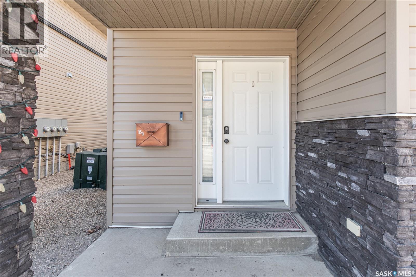 B4 33 Wood Lily Drive, Moose Jaw, Saskatchewan  S6J 1E6 - Photo 3 - SK035996